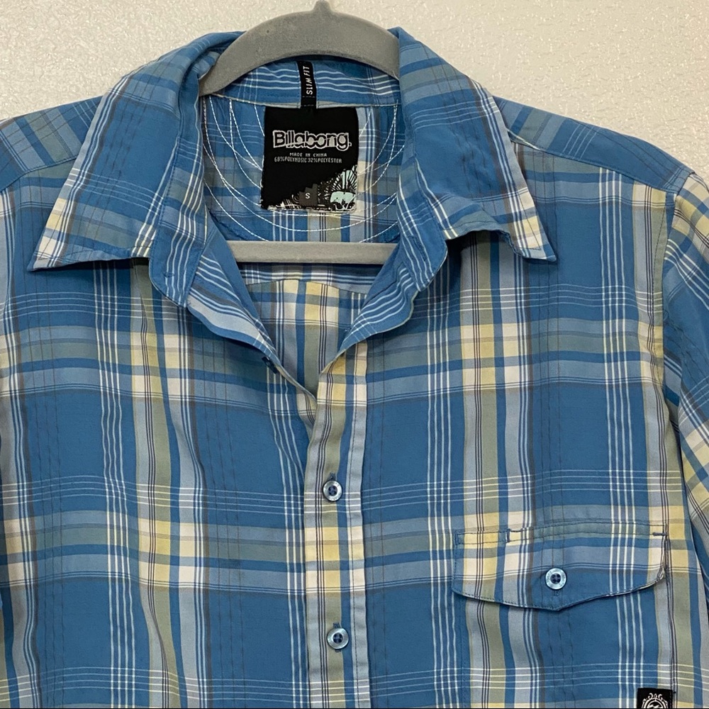 Billabong Button Down Shirt Small - image 2